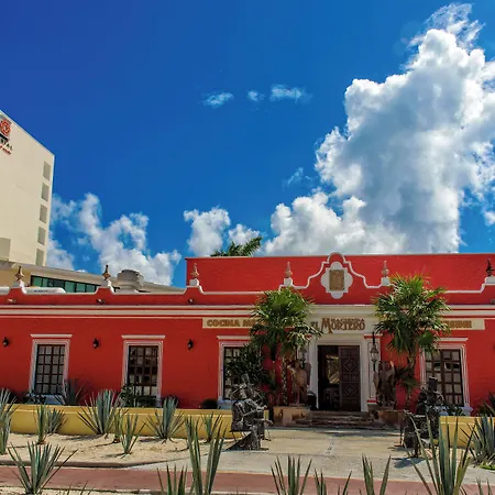 Krystal Cancun-3
